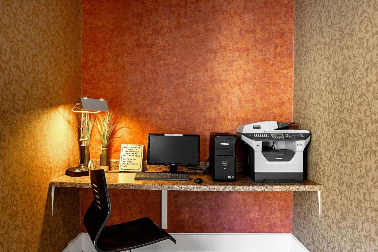 Quality Suites San Antonio Northeast Buitenkant foto