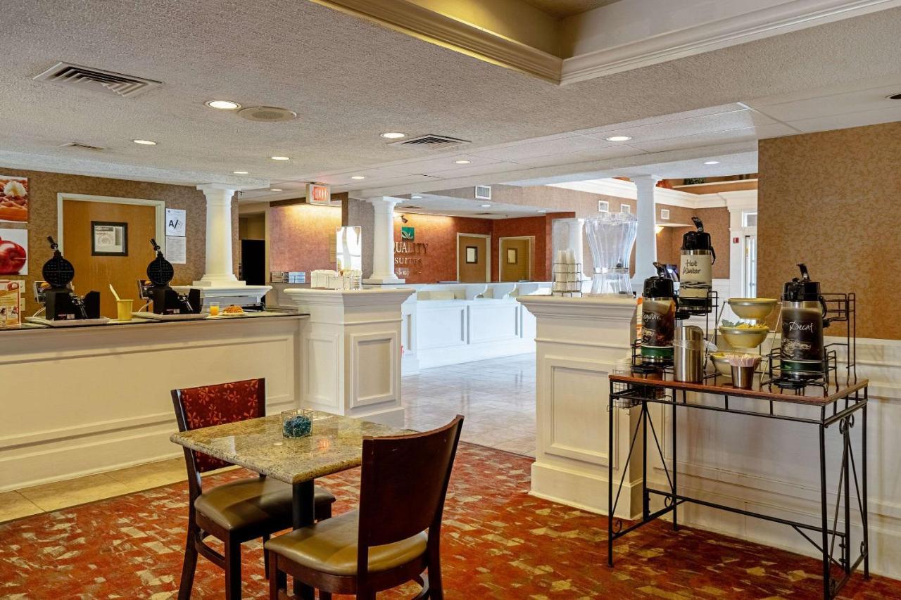 Quality Suites San Antonio Northeast Buitenkant foto