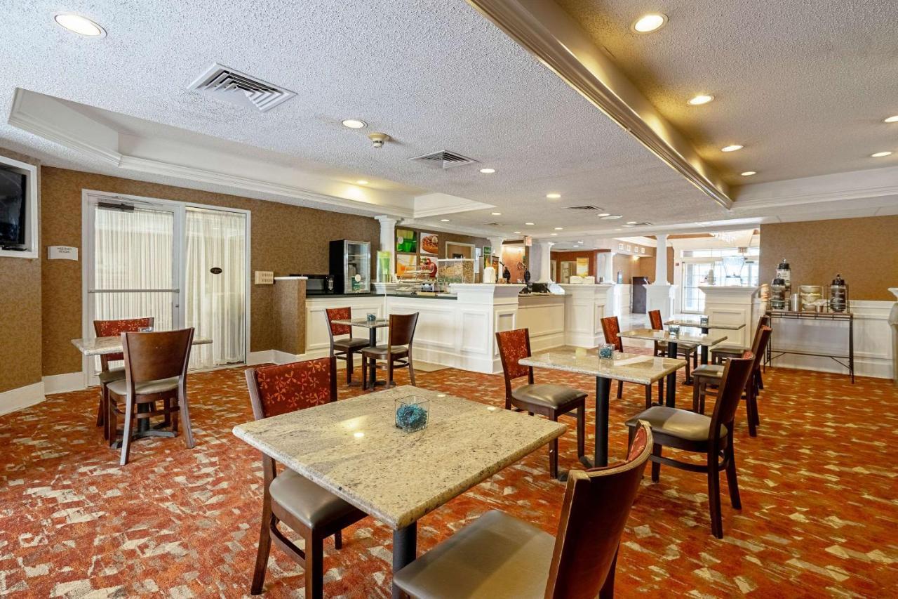 Quality Suites San Antonio Northeast Buitenkant foto