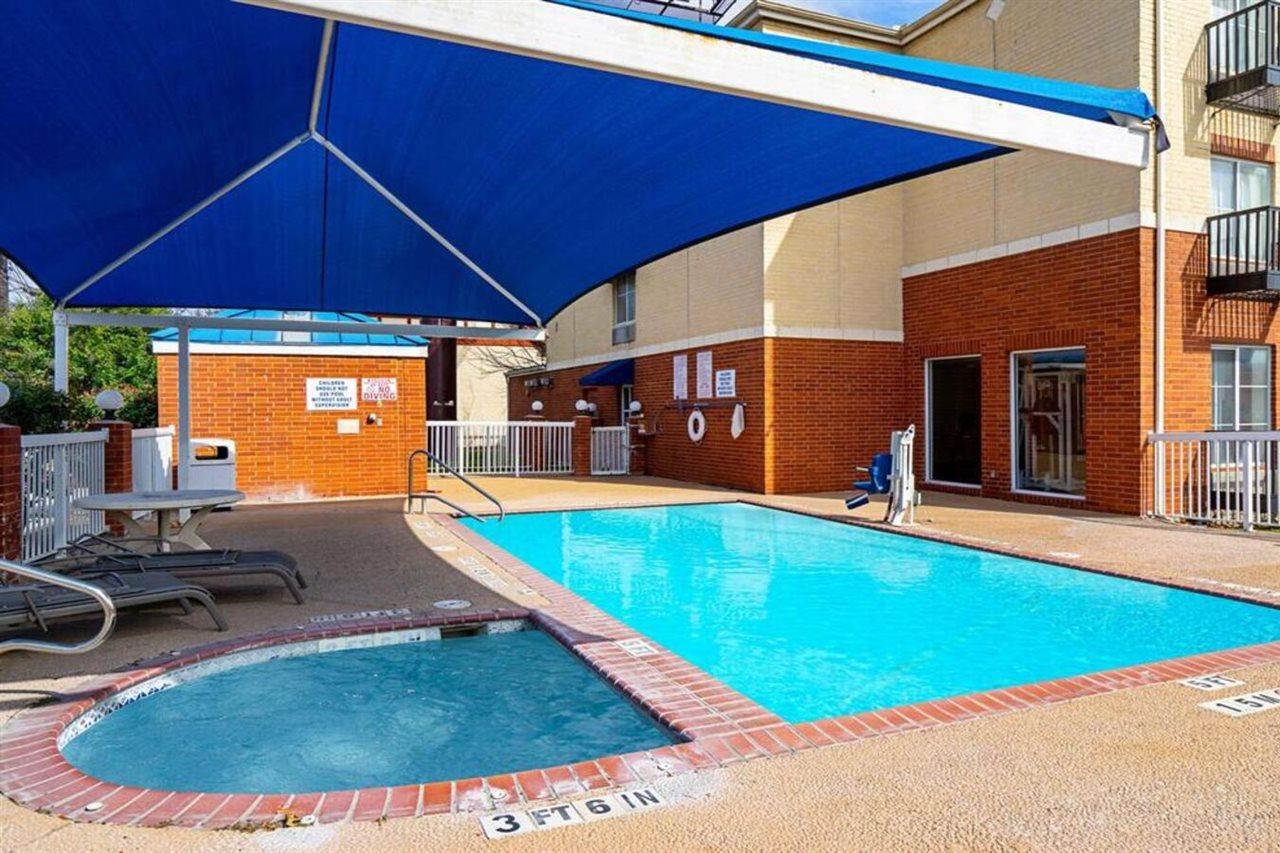 Quality Suites San Antonio Northeast Buitenkant foto