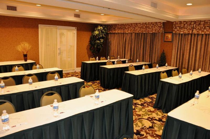 Quality Suites San Antonio Northeast Buitenkant foto