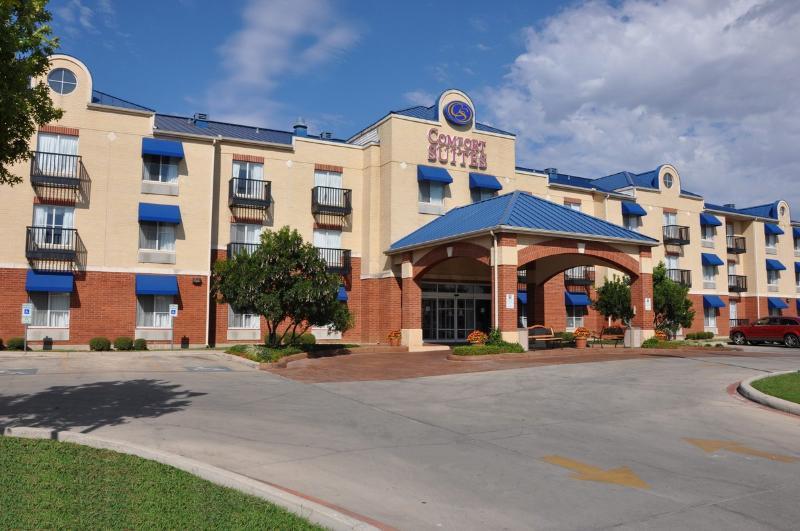 Quality Suites San Antonio Northeast Buitenkant foto
